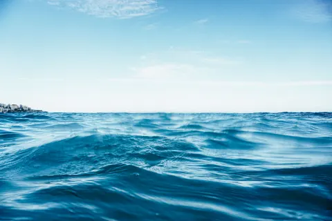 Deep Blue 4K Wallpaper · underwater · 3840×2560