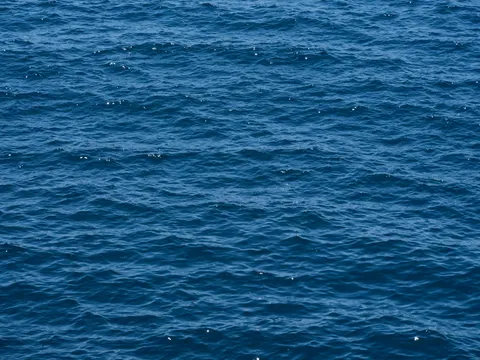 Deep Blue 4K Wallpaper · underwater · 3840×2880
