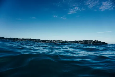 Deep Blue 4K Wallpaper · underwater · 3840×2560
