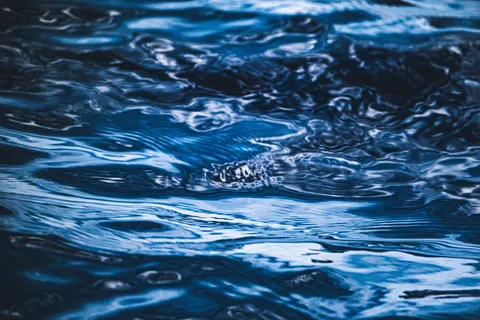 Deep Blue 4K Wallpaper · underwater · 3840×2560