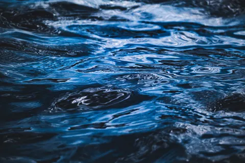 Deep Blue 4K Wallpaper · underwater · 3840×2560