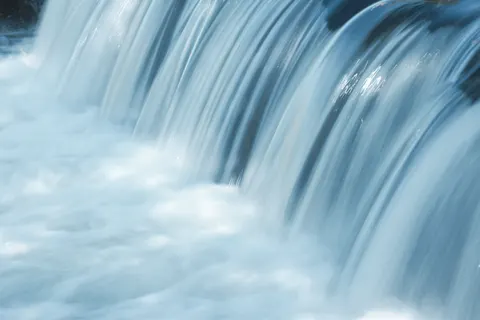 Silky Waterfall 4K Wallpaper · waterfall · 3840×2560