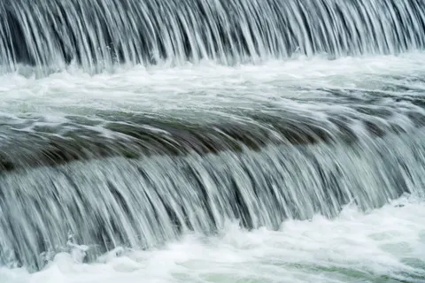 Silky Waterfall 4K Wallpaper · waterfall · 3840×2560