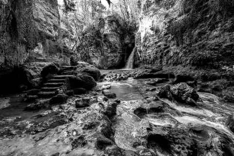 Cliff Waterfall 4K Wallpaper · waterfall · 3840×2558