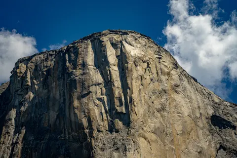 Cliff Waterfall 4K Wallpaper · waterfall · 3840×2560