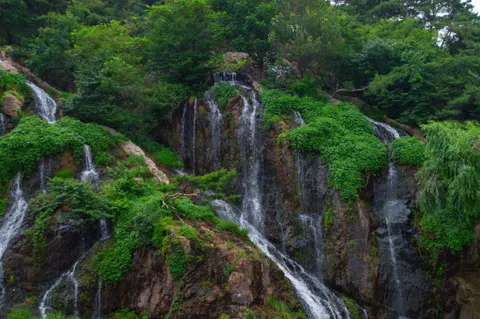 Cliff Waterfall 4K Wallpaper · waterfall · 3840×2553