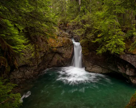 Forest Waterfall 4K Wallpaper · waterfall · 3840×3057