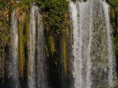 Forest Waterfall 4K Wallpaper · waterfall · 3840×2880