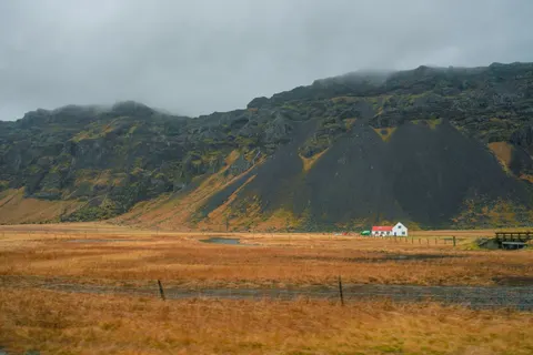Iceland Falls 4K Wallpaper · waterfall · 3840×2560