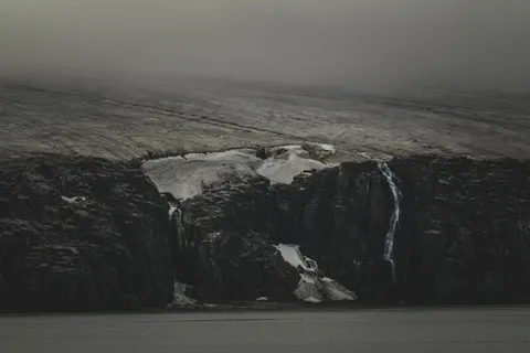 Iceland Falls 4K Wallpaper · waterfall · 3840×2560