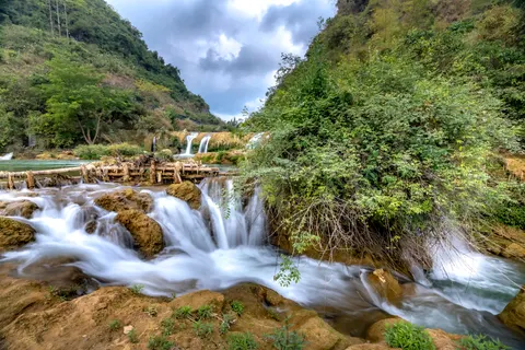 Tropical Falls 4K Wallpaper · tropical · 3840×2560