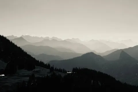 والپیپر کوه‌های تاریک با کیفیت 4K · dark · 3840×2560