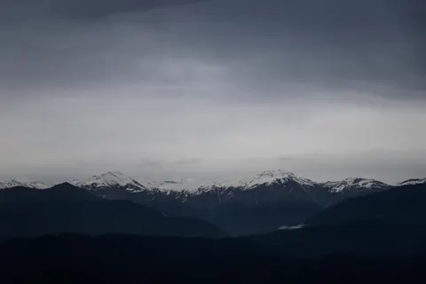 Dark Mountains 4K Wallpaper · dark · 3840×2560
