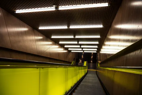 Neon Tunnel 4K Wallpaper · neon · 3840×2555