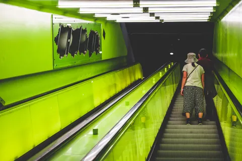 Neon Tunnel 4K Wallpaper · neon · 3840×2555