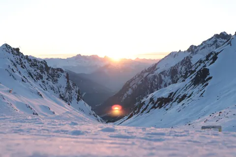 Sunset Mountains 4K Wallpaper · sunset · 3840×2560