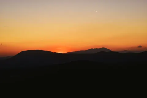 Sunset Mountains 4K Wallpaper · sunset · 3840×2560