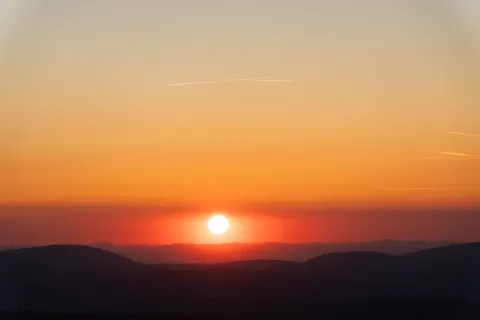 Sunset Mountains 4K Wallpaper · sunset · 3840×2560