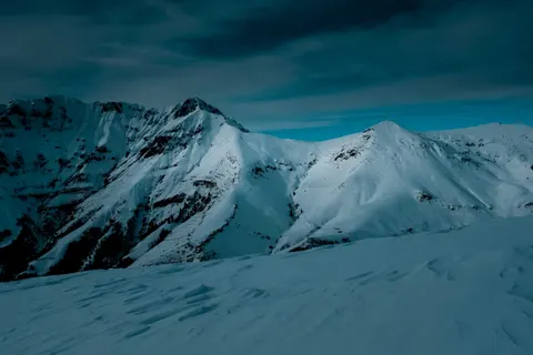 Winter Mountains 4K Wallpaper · winter · 3840×2560