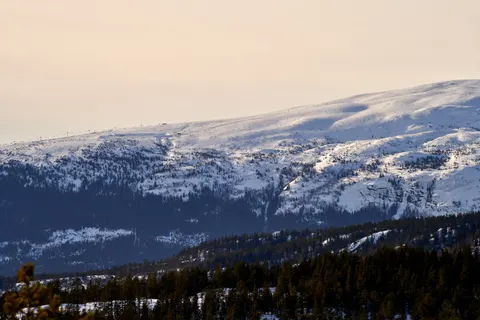 Winter Mountains 4K Wallpaper · winter · 3840×2561