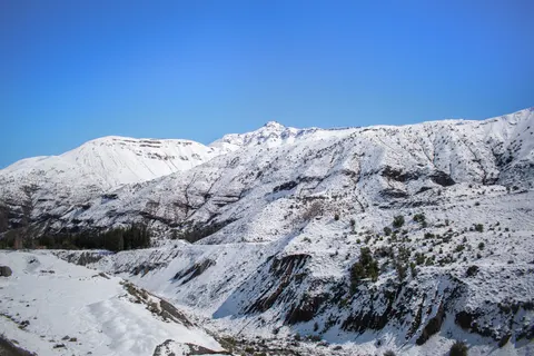 Winter Mountains 4K Wallpaper · winter · 3840×2560