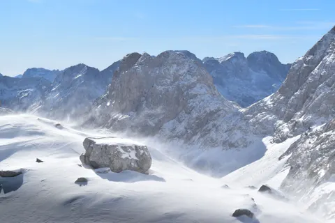 Winter Mountains 4K Wallpaper · winter · 3840×2560