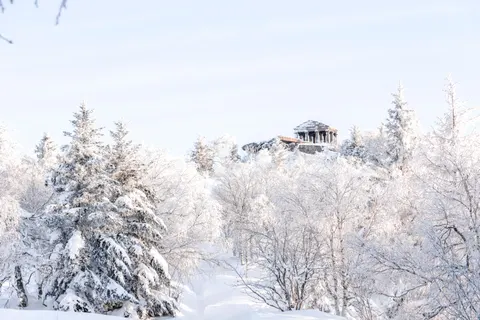 雪中小屋 4K壁纸 · winter · 3840×2560