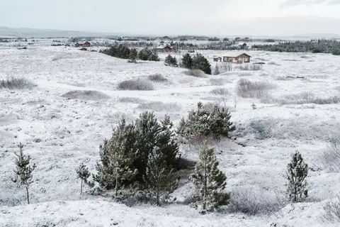 Winter Cabin 4K Wallpaper · winter · 3840×2561