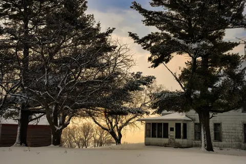 Winter Cabin 4K Wallpaper · winter · 3840×2560