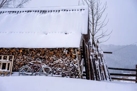 Winter Cabin 4K Wallpaper · winter · 3840×2560