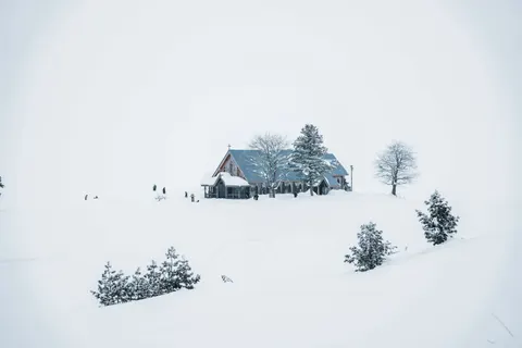 Winter Cabin 4K Wallpaper · winter · 3840×2560