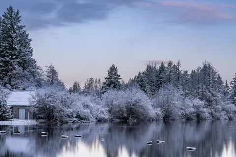 Winter Cabin 4K Wallpaper · winter · 3840×2560