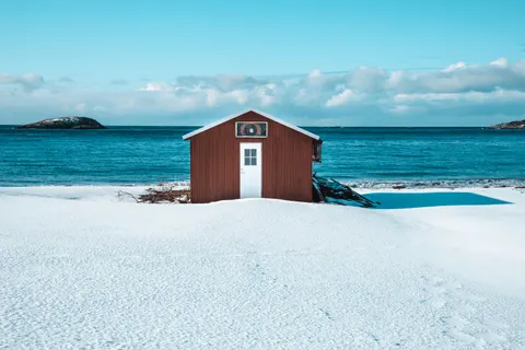 Winter Cabin 4K Wallpaper · winter · 3840×2560