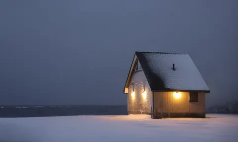 Winter Cabin 4K Wallpaper · winter · 3840×2301