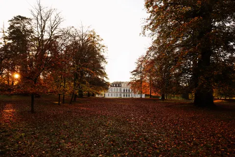 Autumn Park 4K Wallpaper · autumn · 3840×2560