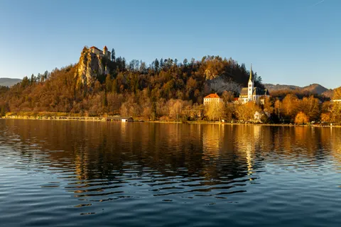 والپیپر دریاچه پاییزی با کیفیت 4K · autumn · 3840×2562