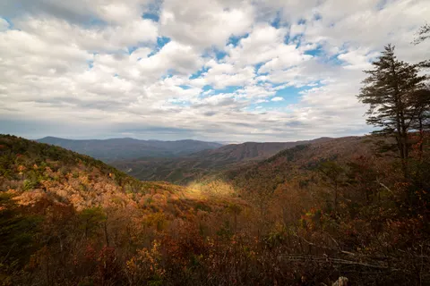 Autumn Mountains 4K Wallpaper · autumn · 3840×2563