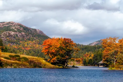 Autumn Mountains 4K Wallpaper · autumn · 3840×2560
