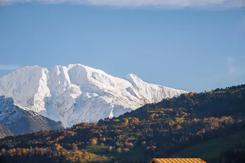 Autumn Mountains 4K Wallpaper · autumn · 3840×2560