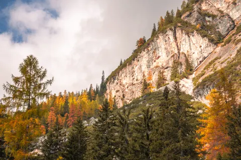 가을 산맥 4K 배경화면 · autumn · 3840×2560