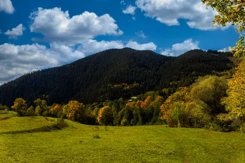 Autumn Mountains 4K Wallpaper · autumn · 3840×2560