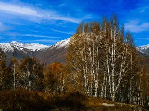 Autumn Mountains 4K Wallpaper · autumn · 3840×2880