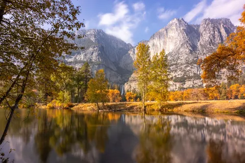 Autumn Mountains 4K Wallpaper · autumn · 3840×2561