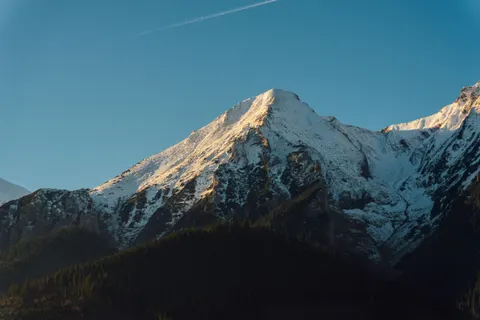 Snowy Mountain Peak 4K Wallpaper · mountains · 3840×2560