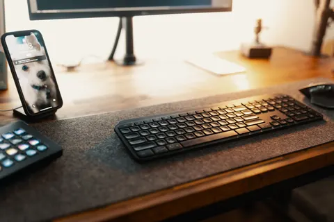 RGB Keyboard 4K Wallpaper · technology · 3840×2560