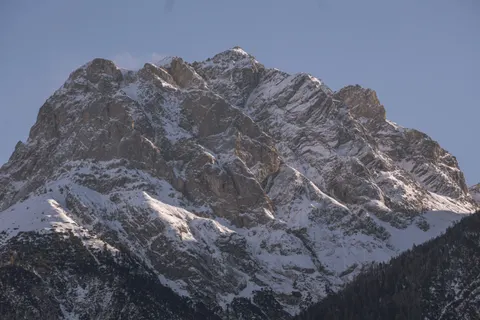 Обои Заснеженная вершина 4K · mountains · 3840×2560