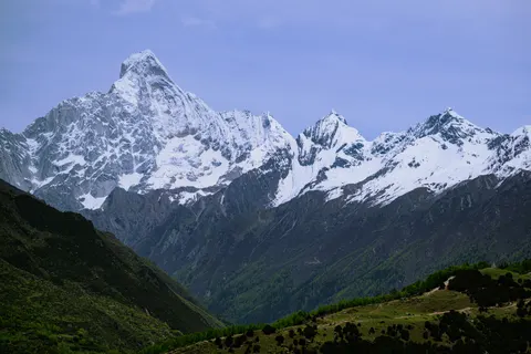 Snowy Mountain Peak 4K Wallpaper · mountains · 3840×2560