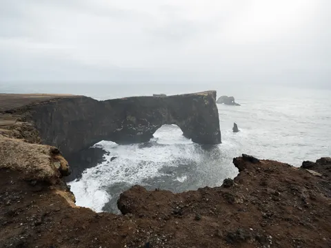 Black Sand Beach 4K Wallpaper · travel · 3840×2880