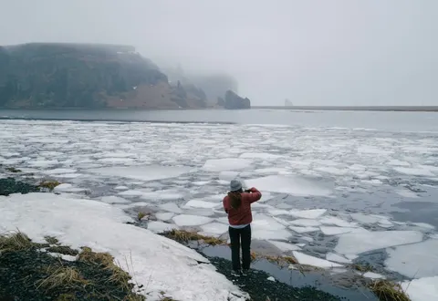 Siyah Kumlu Plaj 4K Duvar Kağıdı · travel · 3840×2643