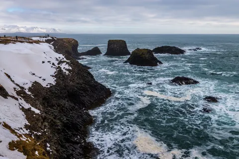 Black Sand Beach 4K Wallpaper · travel · 3840×2564